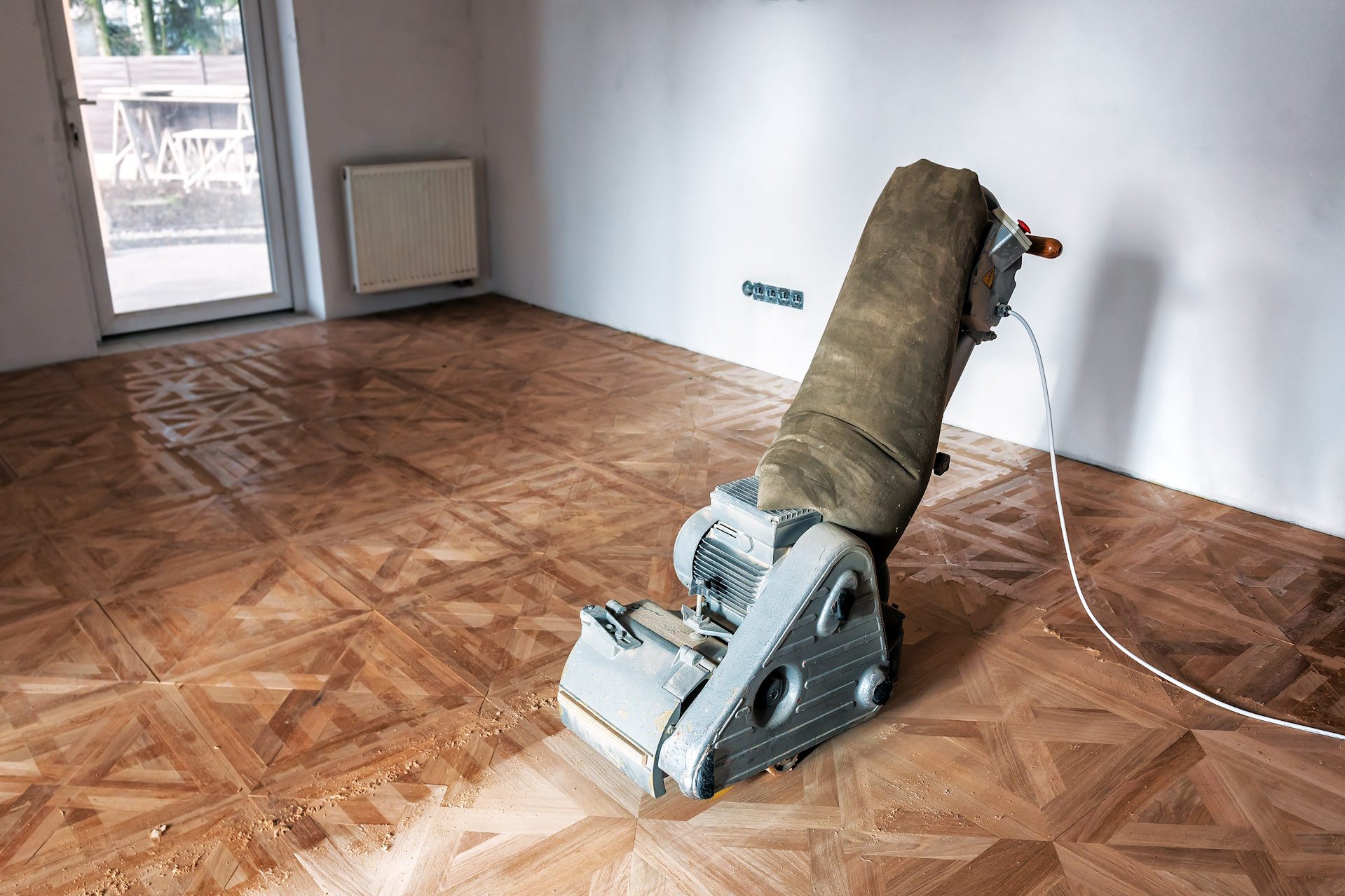 Bodenpflege Holzbodenpflege von fachkundigen Experten. Parkettpflege und Ausarbeitungen von Heil Parkett.
